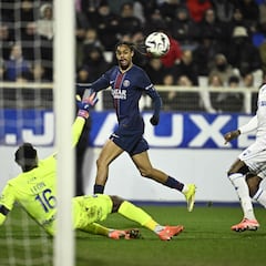 Barcola salva a Luis Enrique