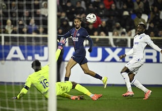 Barcola salva a Luis Enrique