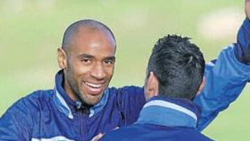 <b>PROBLEMA. </b>Kanouté sólo trabajó durante 30 minutos antes de tener que retirarse del entrenamiento.