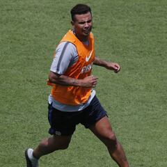 Cardona sufre molestias en práctica abierta de Boca