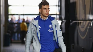 Schalke issue stern reprimand for Bayern's Goretzka courtship