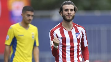 Alberto Salido celebra un gol con el Atlético.