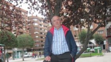 <b>RECUERDOS. </b>Falito recordó sus tiempos de jugador del Granada y su visita a El Molinón.