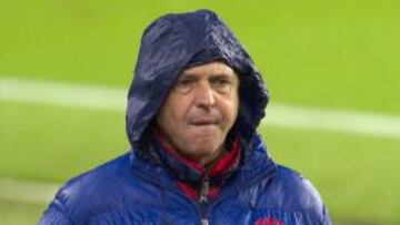 Caparrós, en el Camp Nou.