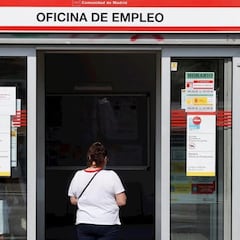 Cuándo se cobra el paro en abril y por qué se ha retrasado en algunos bancos