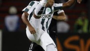 Ruíz marcó dos goles ante Libertad.