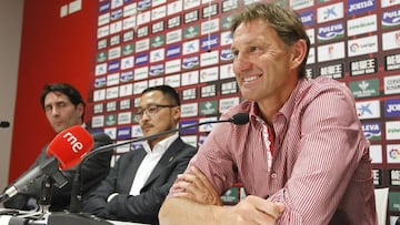 Tony Adams, nuevo entrenador del Granada