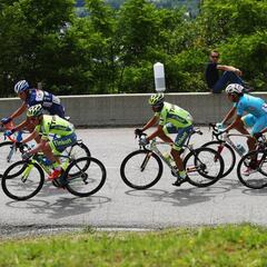 Froome salva los desafíos de Contador y Bardet en los Alpes