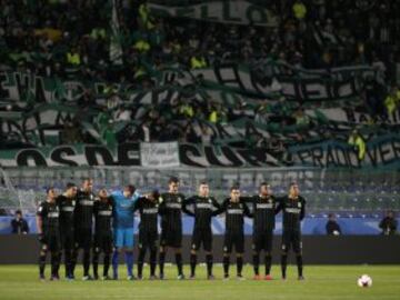 Football Soccer - Atletico Nacional v Kashima Antlers - FIFA Club World Cup Semi Final - Suita City Football Stadium, Osaka, Japan - 14/12/16 Atletico Nacional players observe a minutes silence as respect for the victims of the Colombia plane crash contai