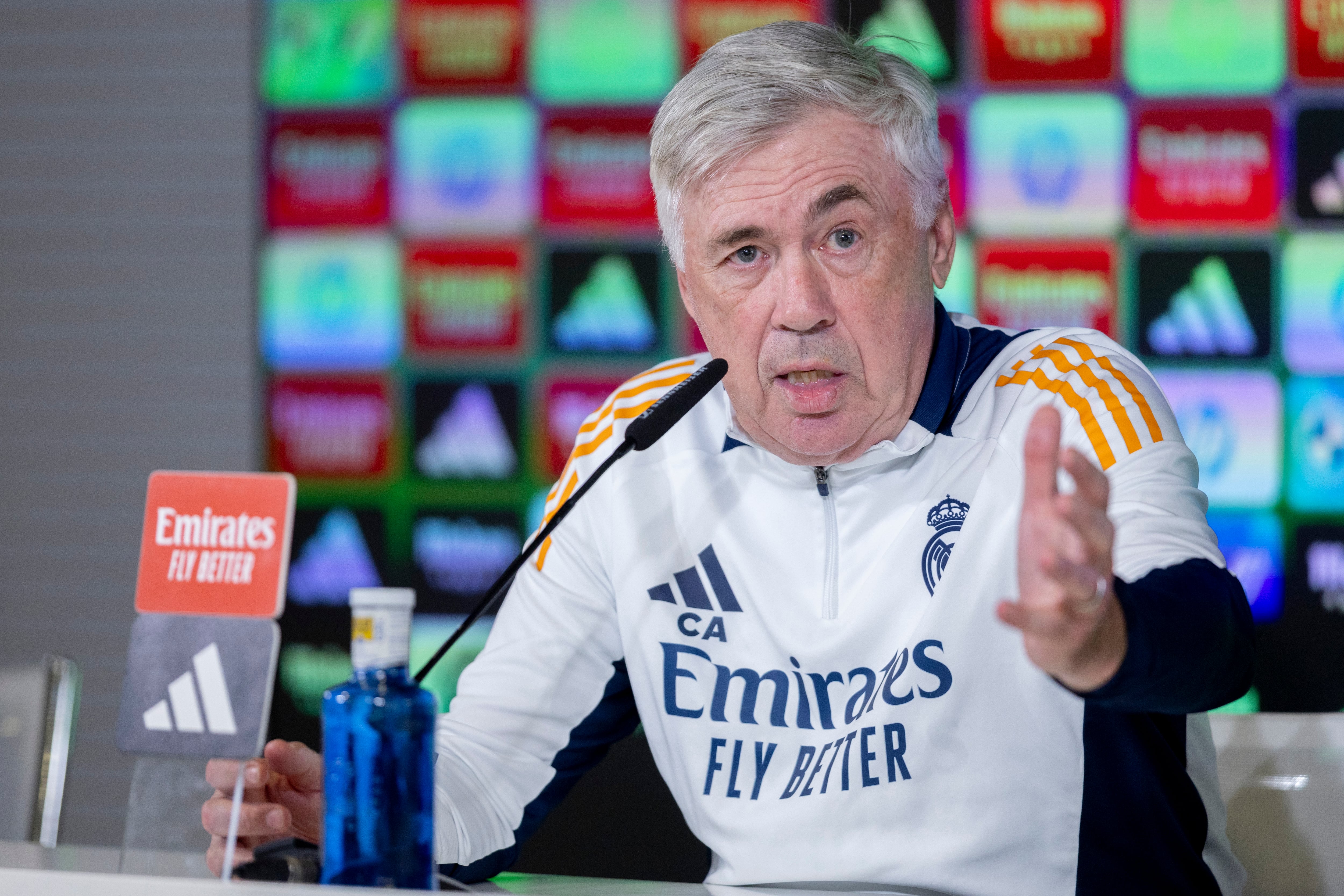 كارلو أنشيلوتي يتحدث عن دعمه من قبل رئيس ريال مدريد ويؤكد عدم وجود خلافات