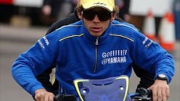 <B>RELAJADO. </B>Rossi obtuvo la segunda plaza por detrás de su compañero Edwards.