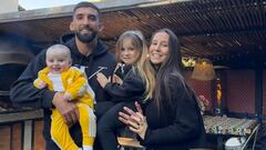 “Mi hija llegó a Chile cuando tenía seis meses y ahora disfruta con la hinchada de Colo Colo”