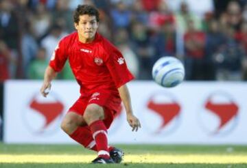 Villalobos en 2006, en Ñublense, donde es goleador histórico.