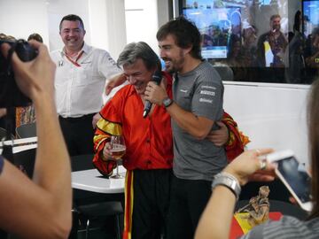 La fiesta del 36 cumpleaños de Alonso en Hungaroring