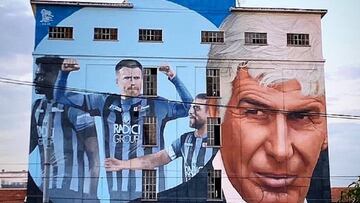 Duv&aacute;n Zapata en un mural pintado en la ciudad de B&eacute;rgamo.