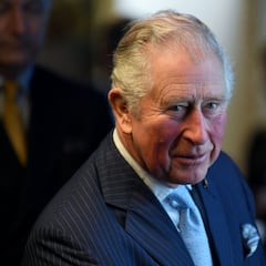 ¿Qué diferencia hay entre la proclamación de Carlos III como Rey de Inglaterra y su coronación?