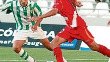 <b>PARA EL RECUERDO. </b>El partido entre blanquiverdes y rojiblancos pasará a la historia por el récord de tarjetas.