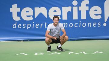 Pablo Carreño, con el trofeo de campeón del Tenerife Challenger 2.