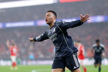 Aprobados y suspensos del Real Madrid en Lisboa: Courtois y Mbappé están solos   