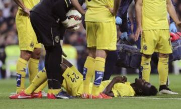 Eric Bertrand, tras recibir un golpe.