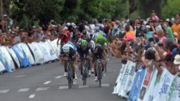 Sprint entre Boonen, Ventoso y Nizzolo.