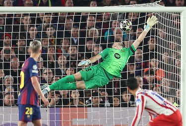 Why was Cubarsí sent off for Barcelona against Atlético Madrid in the Champions League