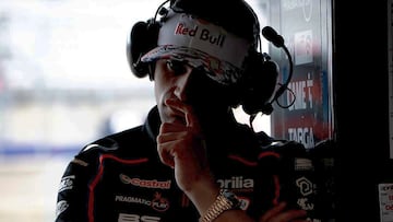 Jorge Martin, en el box de Aprilia.