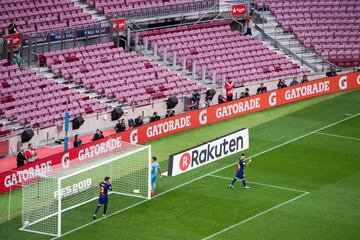 Barcelona v Las Palmas