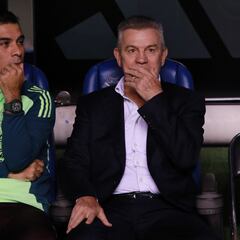 Javier Aguirre da crédito a Rafa Márquez por la solidez defensiva