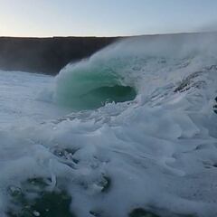 Revolcones de los Florence entre olas insurfeables