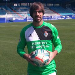 La posible salida de Lunin abre la puerta al regreso de Caro