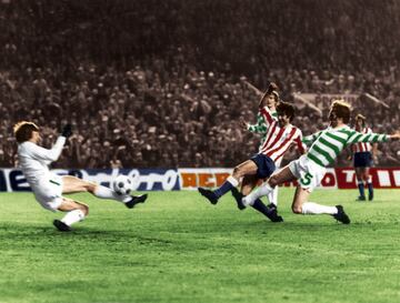 Partido de vuelta de la semifinal de la Copa de Europa de 1974 contra el Celtic de Glasgow. Gol de Gárate.
  