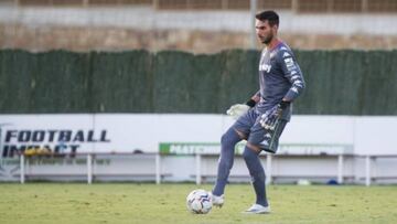 Dani Mart&iacute;n en un entrenamiento con Espa&ntilde;a Sub 20 en Marbella.