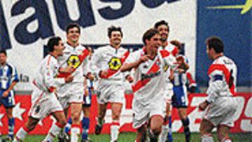 <b>ESPECIALISTA</b>. Bolo logró el gol 400 del Rayo en Primera en 2000.