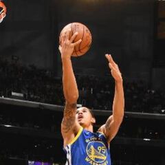 Juan Toscano sigue ganando protagonismo con los Warriors