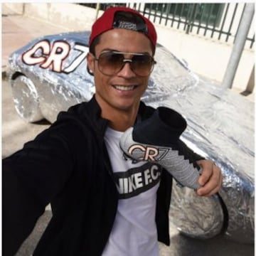 En imágenes la colección de carros de Cristiano Ronaldo