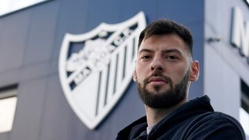 Roko Baturina, posando para AS en el Anexo de La Rosaleda.