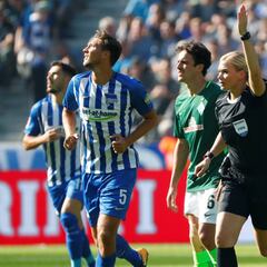 Éxito y elogios para Steinhaus, la primera árbitra en la Bundesliga