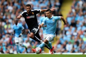 MANCHESTER, ENGLAND - AUGUST 29: Sergio Aguero of Manchester City and Etienne Capoue of Watford compete for the ball during the Barclays Premier League match between Manchester City and Watford at Etihad Stadium on August 29, 2015 in Manchester, England.  (Photo by Alex Livesey/Getty Images)