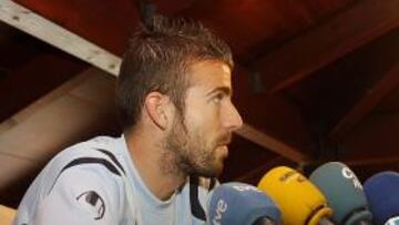 <b>ESPERANZADOS.</b> El delantero del RCD Espanyol Luis García se mostró tajante a la hora de explicar el estado de la plantilla del que dice que "no estará muerto nunca", pese a estar situado en la última posición.