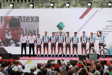 AG2R