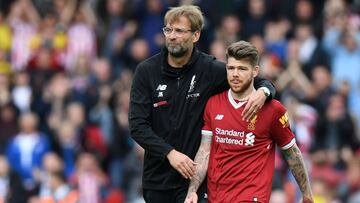 El entrenador del Liverpool, Jürgen Klopp y el lateral español, Alberto Moreno.
