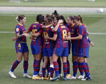 Real Madrid 0-3 Barcelona | Martens remata de una forma espectacular para poner el 0-3 en el marcador.