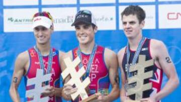 De izquierda a derecha, los españoles Mario Mola y Javier Gomez Noya y el británico Jonathan Brownlee.