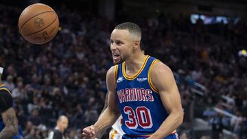 November 8, 2021; San Francisco, California, USA; Golden State Warriors guard Stephen Curry (30) celebrates against the Atlanta Hawks during the fourth quarter at Chase Center. Mandatory Credit: Kyle Terada-USA TODAY Sports