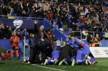 Barral dio la victoria a su equipo. 2-1.