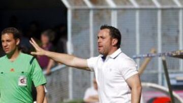El entrenador del Espanyol, Sergio González, durante el partido frente al Celta de Vigo de la trigésima octava jornada y última de Liga, en el estadio de Balaídos.