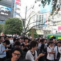 Locura en Japón por Alonso: tuvieron que suspender el acto