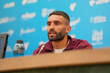 Einar Galilea: “Me encantaría quedarme en el Málaga”