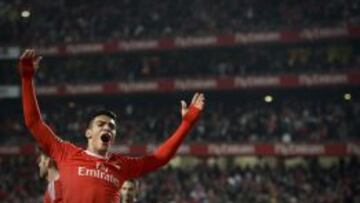 El mexicano anotó el gol para que el Benfica ganara en la Copa.